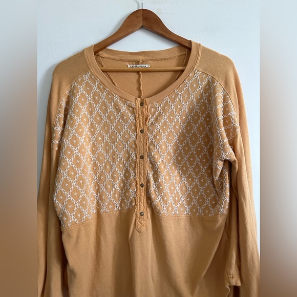 Free People We the Free Free Spirit Henley Long Sleeve Tee Size Small EUC - Picture 7 of 11
